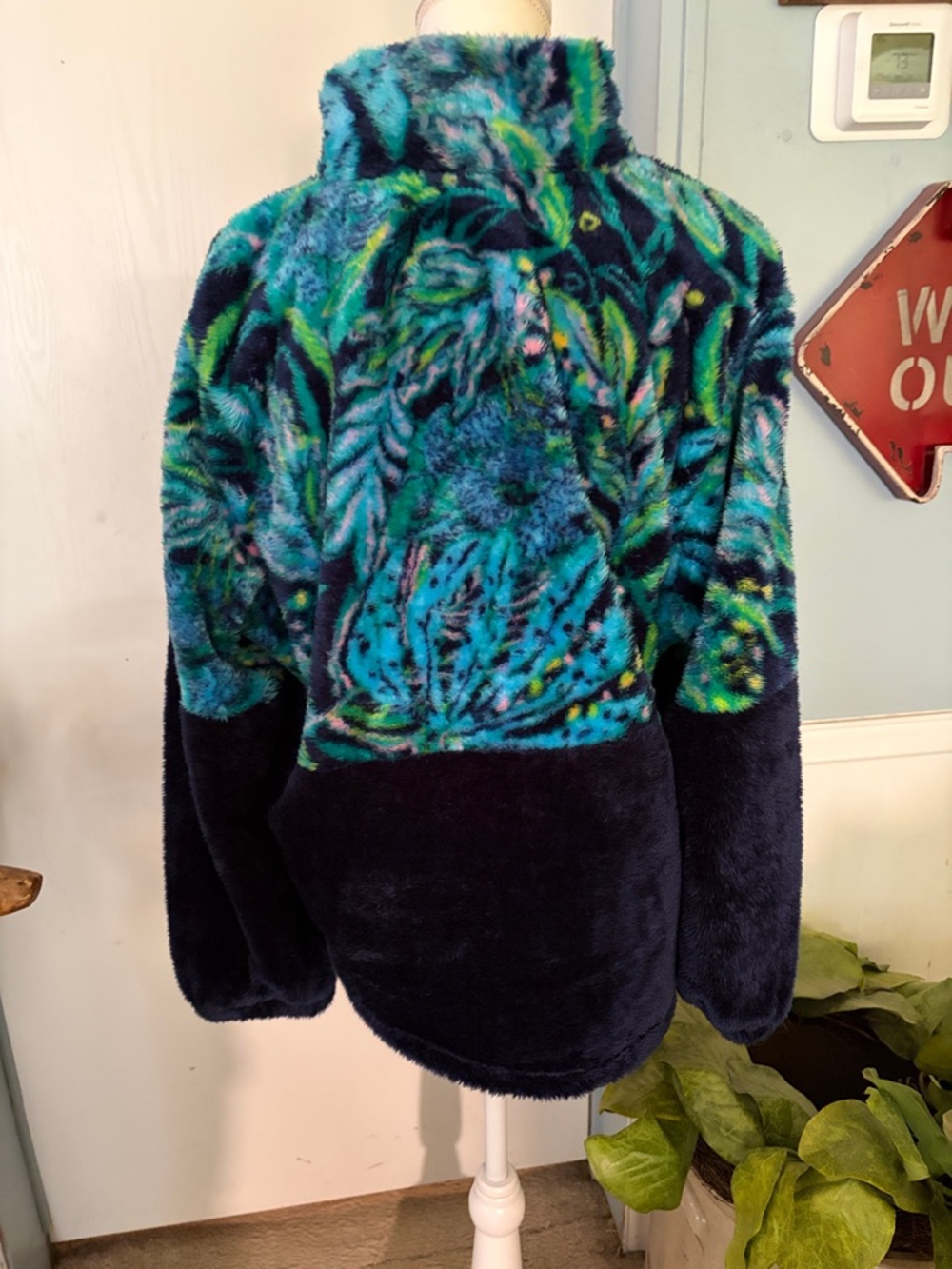 Lilly Pulitzer Plush Half-Zip Fleece Pullover Jacket - Teal Floral/Navy - Picture 4 of 5